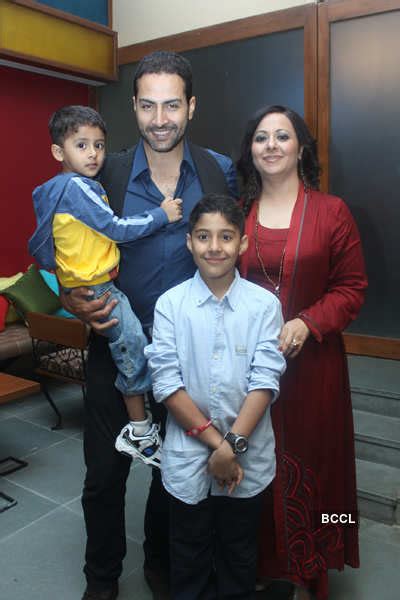 mona pandey|Congratulations! Sudhanshu Pandey celebrates his。